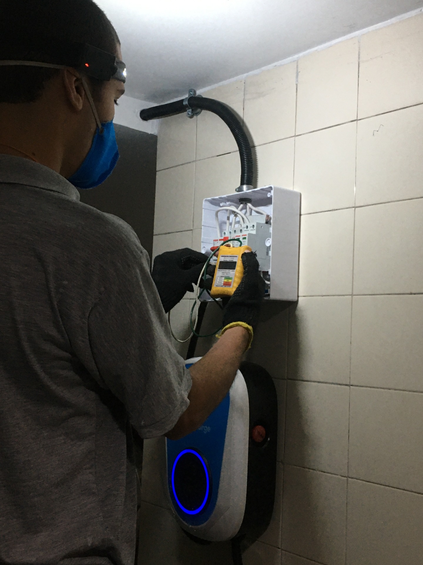 Manutenção de Carregador Wallbox e Tomada Industrial